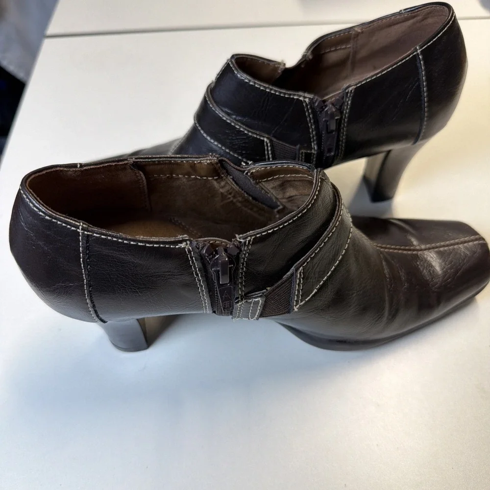 Aerosoles Women‎ Fascination Ankle Booties Brown Square Toe Sz 7.5